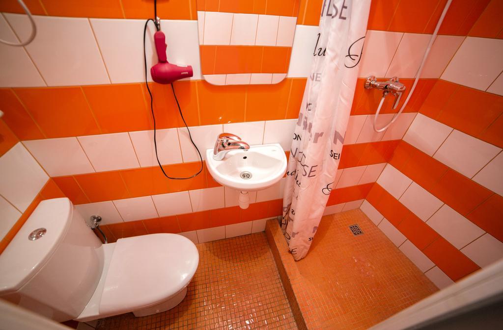 Mini Apartment On Rappoporta 7A-3 Lviv Exterior photo